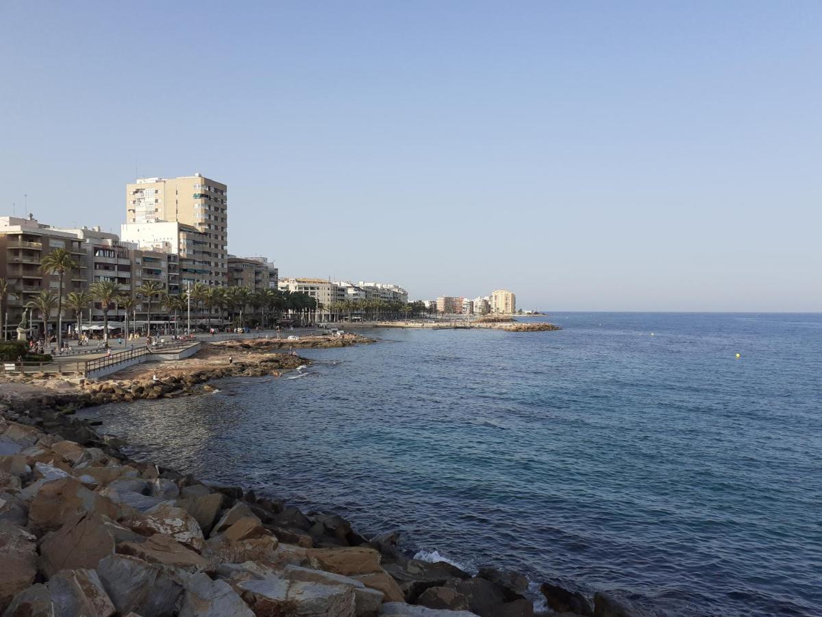 Apartment Los Locos Beach With Balcony And Wi-Fi Torrevieja Bagian luar foto